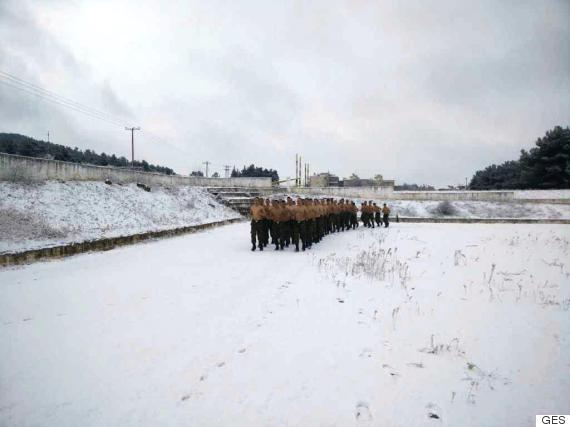 Όταν οι Έλληνες καταδρομείς στη Δράμα αψηφούν το χιόνι